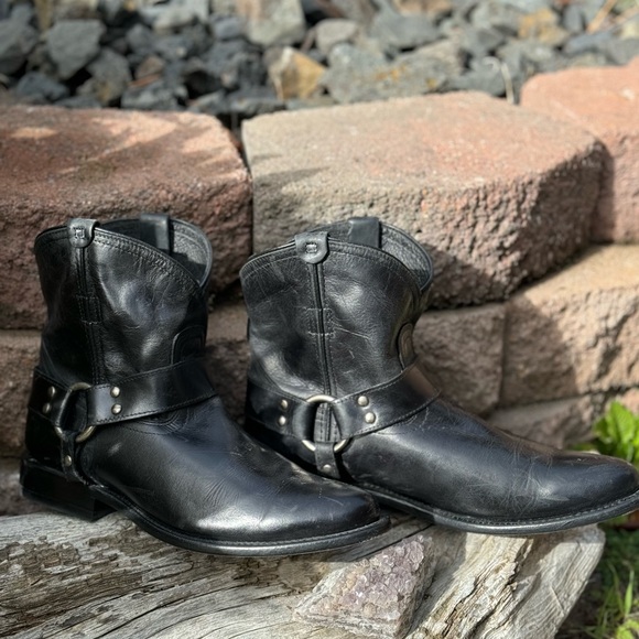 GUC Frye Distressed Italian leather Wyatt Harness Short Western Ankle Boots - Picture 7 of 11